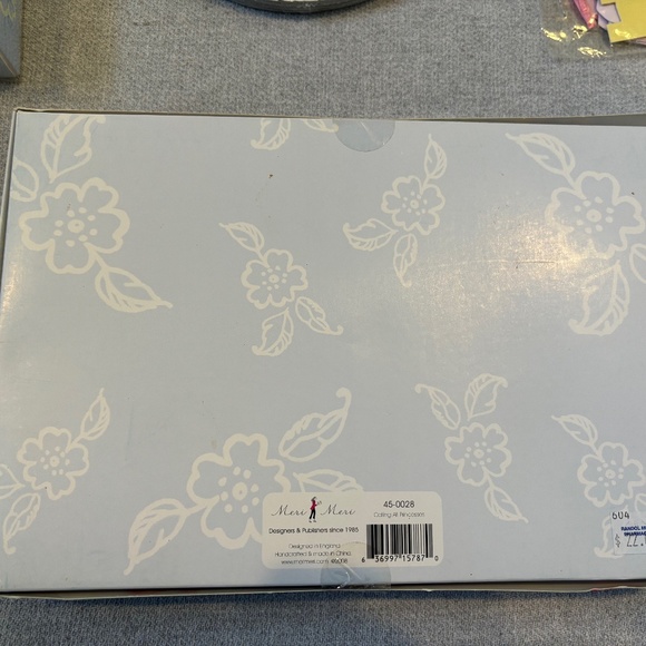 Meri Meri "Calling All Princesses" Cupcakes, Plates, Garland and Invitations - Picture 10 of 10